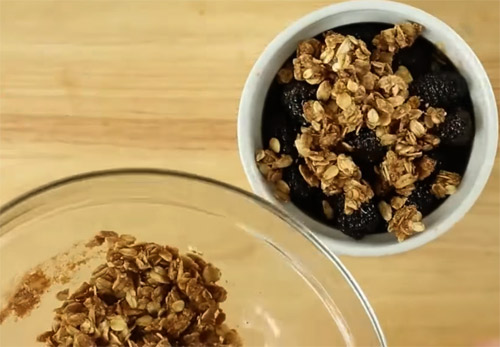 Blackberry Crumble Healthy Breakfast Recipe6
