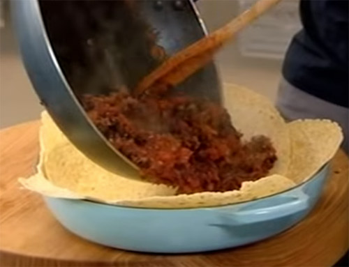 Gordon Ramsays Traditional Mexican Spicy Eggs Recipe9